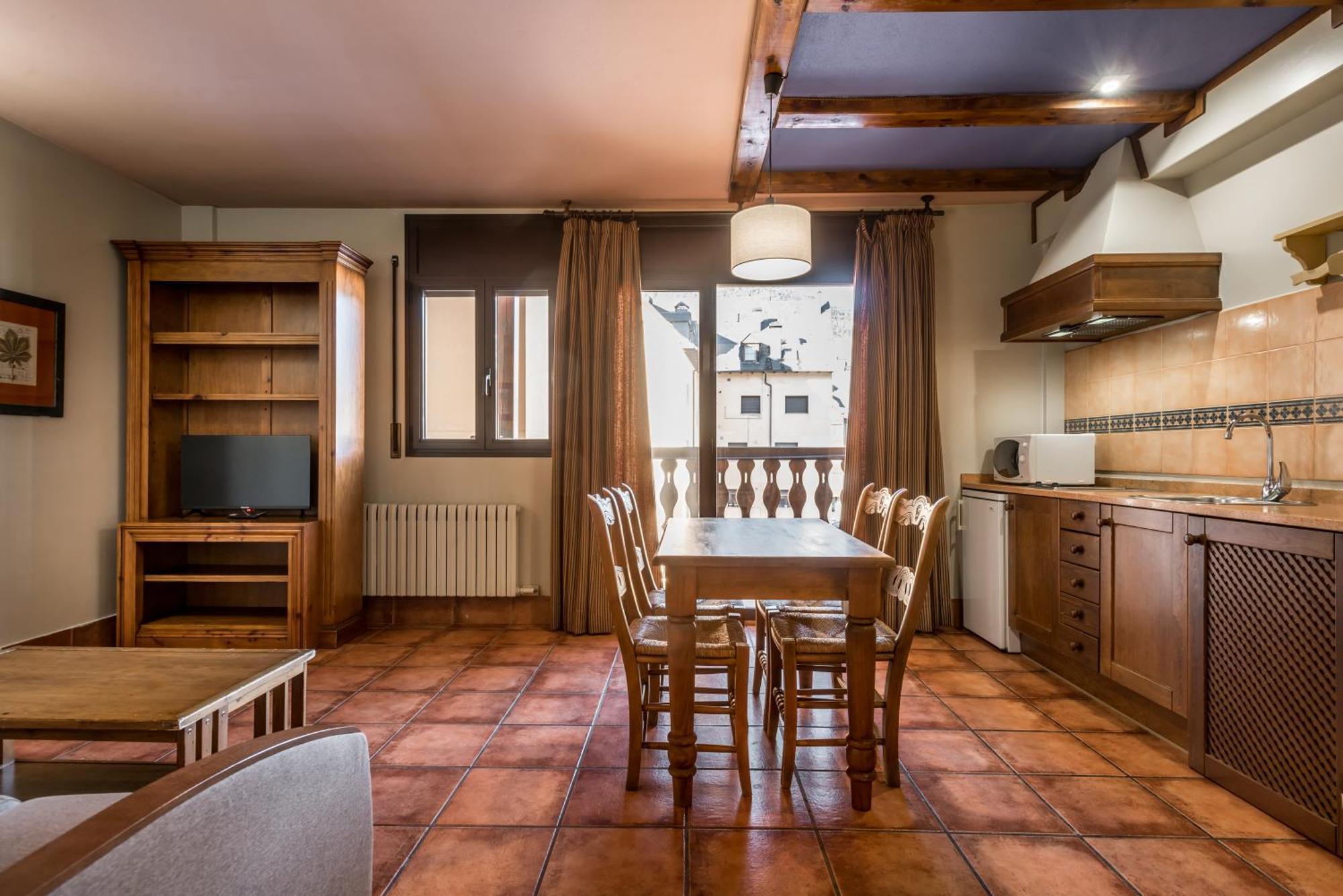 El Refugio De Aran Vielha Aparthotel Phòng bức ảnh
